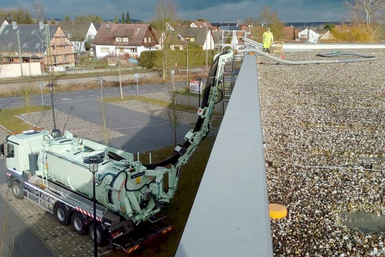 Saugbagger Montabaur - Flachdachsanierung